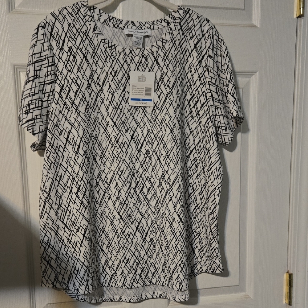 Emily Daniels Women's Black and White Patterned Blouse
